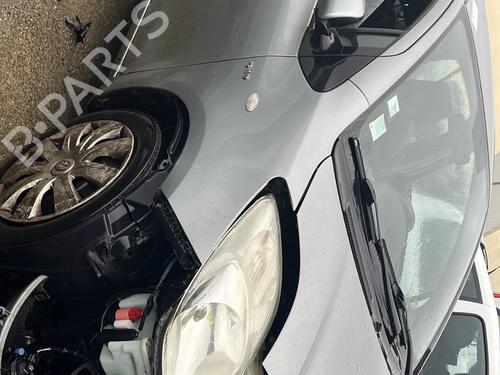 Brugte TOYOTA YARIS (_P9_) 1.4 D-4D (NLP90_, NLP90R) (90 hp) 4432530