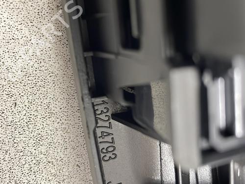 air-vent-opel-insignia-a-g09-2008-2009-2010-2011-2012-2013-2014-2015-2016-2017-31909799 main image