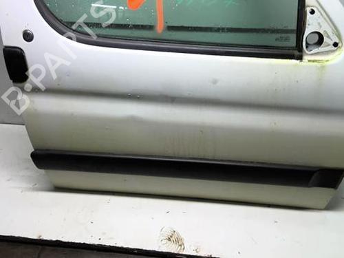Used Right front door Right front door 18223439 18223439