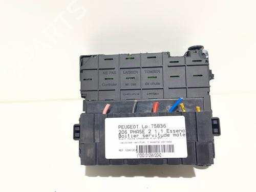 Used Fuse box Fuse box 37451717 37451717