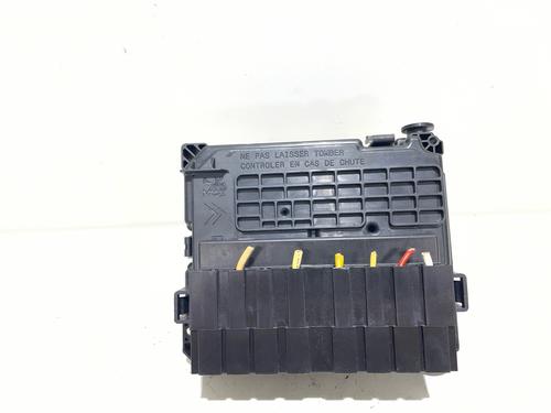 Used Fuse box Fuse box 38681150 38681150
