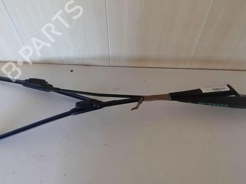 Used Front windshield wiper arm RENAULT TWINGO II (CN0_) 1.2 16V (CN04, CN0B) (75 hp) 19340328