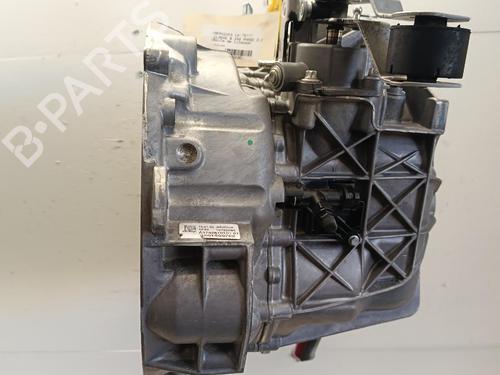 Used Gearbox Gearbox MERCEDES-BENZ B-CLASS Sports Tourer (W246, W242) B 200 CDI / d (246.208) (136 hp) 39242848 39242848