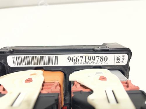 Used Fuse box Fuse box 38681158 38681158