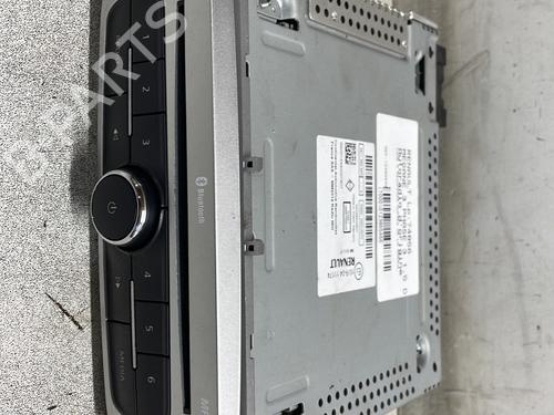 radio-renault-megane-iv-hatchback-b9amn_-2015-33738130 main image