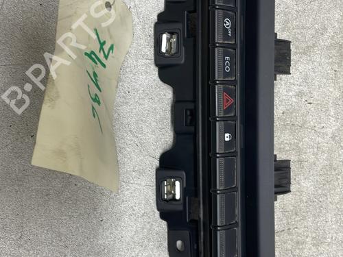 switch-renault-trafic-iii-van-fg_-2014-31827919 main image