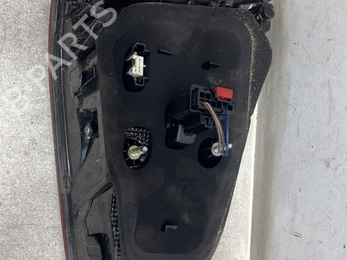 Used Right tailgate light Right tailgate light 32494606 32494606