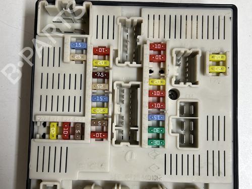 Used Fuse box RENAULT MEGANE III Hatchback (BZ0/1_, B3_) 1.9 dCi (BZ0N, BZ0J) (131 hp) 20173464