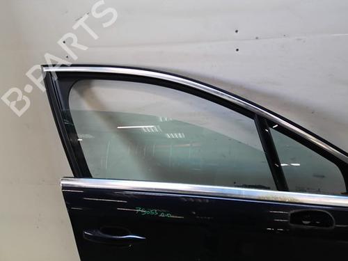 Used Right front door Right front door 33303346 33303346