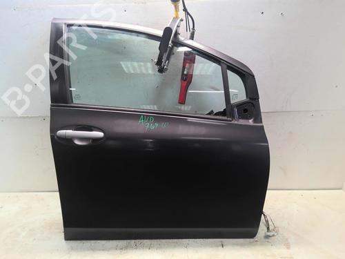 Puerta delantera derecha TOYOTA YARIS (_P9_) 1.4 D-4D (NLP90_, NLP90R) (90 hp) 30940031