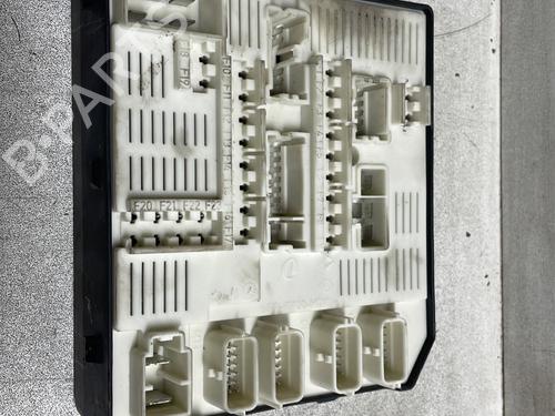Used Fuse box RENAULT MEGANE III Hatchback (BZ0/1_, B3_) 1.5 dCi (BZ09, BZ0D, BZ1W, BZ29, BZ14) (110 hp) 29373163
