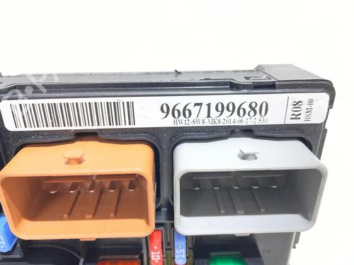 Used Fuse box Fuse box 38057323 38057323