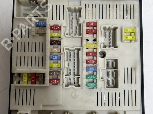 Used Fuse box RENAULT MEGANE III Hatchback (BZ0/1_, B3_) 1.5 dCi (106 hp) 21376547