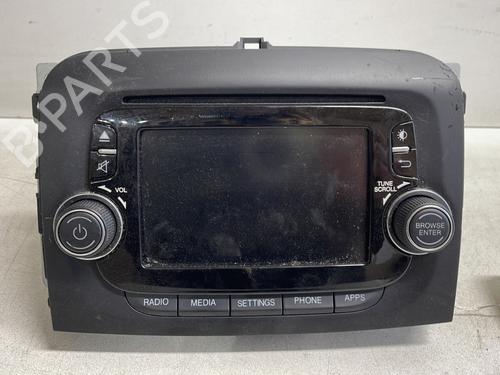 Used Radio FIAT 500L (351_, 352_) 1.3 D Multijet (199.LYM11, 199.LYM1A) (95 hp) 24455153