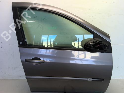 Used Right front door RENAULT CLIO III (BR0/1, CR0/1) 1.5 dCi (BR17, CR17) (86 hp) 23883659