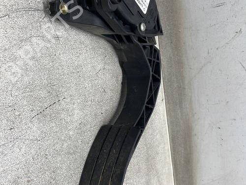 Used Pedal Pedal RENAULT CLIO IV (BH_) 1.2 16V (73 hp) 32317014 32317014