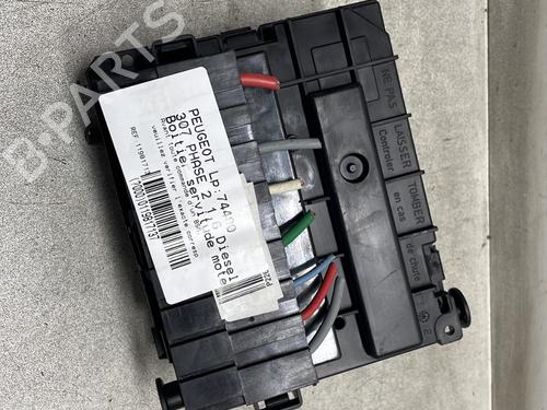 Used Fuse box Fuse box PEUGEOT 307 (3A/C) 1.6 HDi (90 hp) 31909802 31909802
