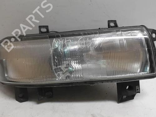 Used Right headlight NISSAN INTERSTAR Van (X70) dCI 90 (90 hp) 18218571