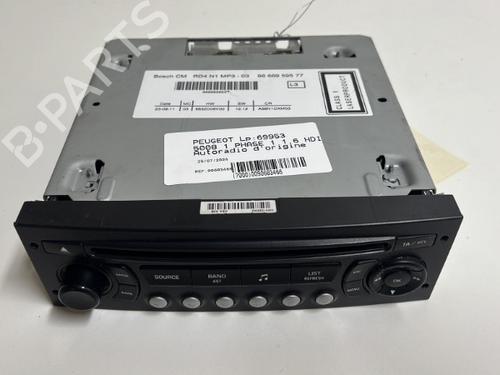 Used Radio PEUGEOT 5008 (0U_, 0E_) 1.6 HDi (112 hp) 19075428