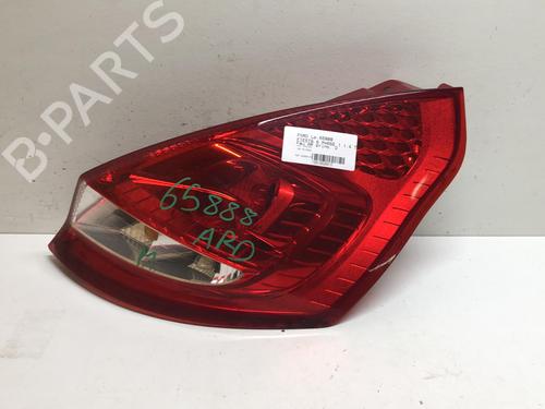 Używane Lampa tylna prawa FORD FIESTA VI (CB1, CCN) 1.4 TDCi (70 hp) 18216905