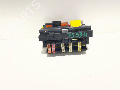 Used Fuse box Fuse box 38057316 38057316
