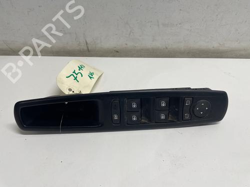 Used Left front window switch Left front window switch RENAULT SCÉNIC III (JZ0/1_) 1.5 dCi (JZ02, JZ0R) (95 hp) 34557221 34557221