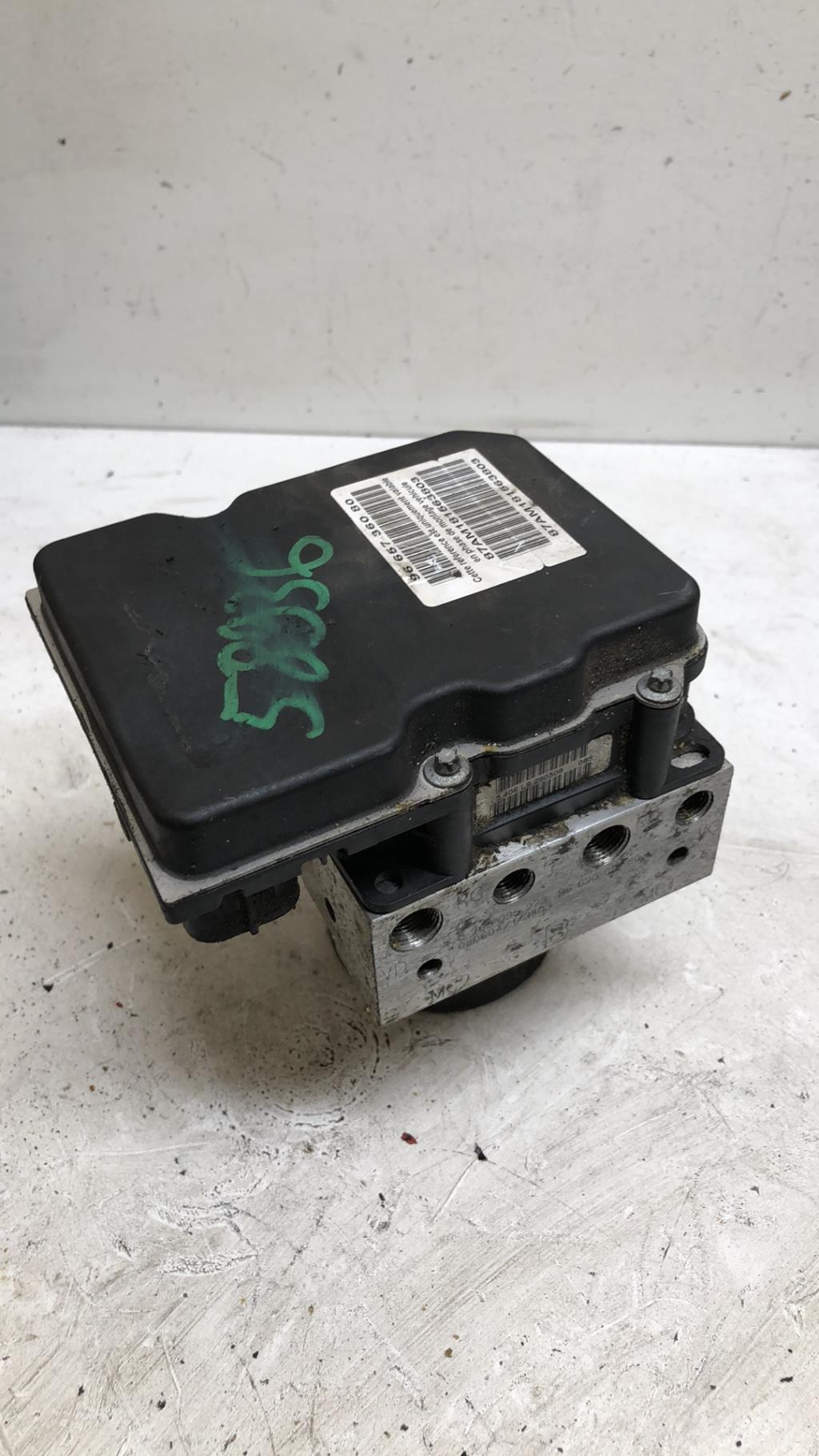 Prolongateur de garde boue avant noir Ermax TRIUMPH TIGER 1050 2007/2012 Prolongateur de garde boue avant noir Ermax TRIUMPH TIGER 1050 2007/2012