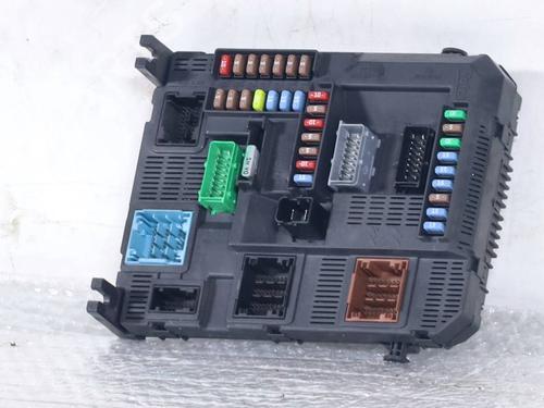 fuse-box-peugeot-208-i-ca_-cc_-2012-2013-2014-2015-2016-2017-2018-2019-2020-2021-36217074 main image
