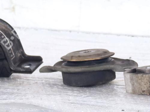 Used Engine mount Engine mount FIAT PANDA (169_) 1.2 (169.AXB11, 169.AXB1A) (60 hp) 31048807 31048807