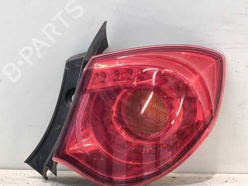 Farolim direito Farolim direito ALFA ROMEO GIULIETTA (940_) 2.0 JTDM (940FXE1A, 940FXG11) (170 hp) 30260892 30260892