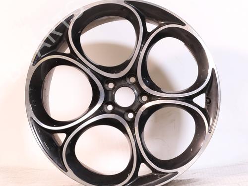 rim-alfa-romeo-stelvio-949_-2016-40117215 main image