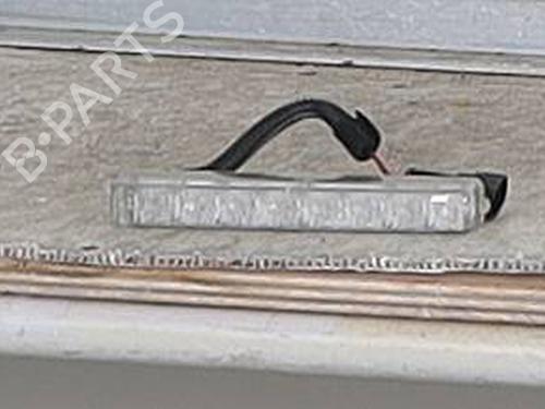 Used Right daytime light Right daytime light FIAT PANDA (312_, 319_) 1.0 Mild Hybrid (71 hp) 33050957 33050957