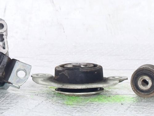 Used Engine mount FIAT PANDA (169_) 1.2 (169.AXB11, 169.AXB1A) (60 hp) 31135758