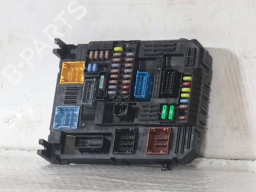 Used Fuse box Fuse box 34713518 34713518