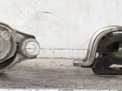 Used Engine mount Engine mount FIAT PANDA (169_) 1.2 (169.AXB11, 169.AXB1A) (60 hp) 33734336 33734336
