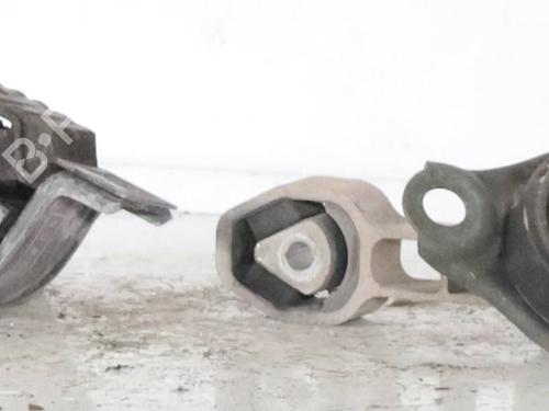 Used Engine mount Engine mount FIAT PANDA (169_) 1.2 (169.AXB11, 169.AXB1A) (60 hp) 26435636 26435636