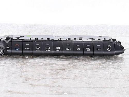 Used Climate control Climate control 39092512 39092512
