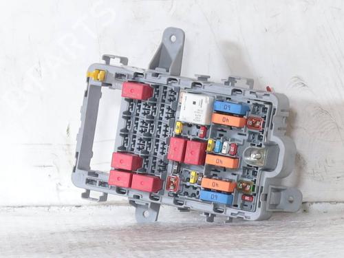 Used Fuse box Fuse box 36774286 36774286