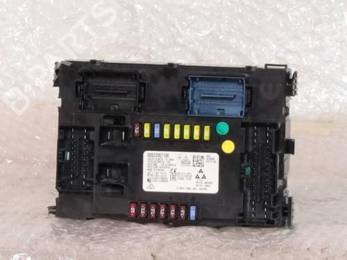 Used Fuse box Fuse box JEEP RENEGADE SUV (BU, B1, BV) 1.6 MultiJet (130 hp) 40039727 40039727