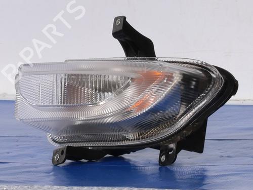 right-daytime-light-jeep-renegade-suv-bu-b1-bv-2014-29892518 main image