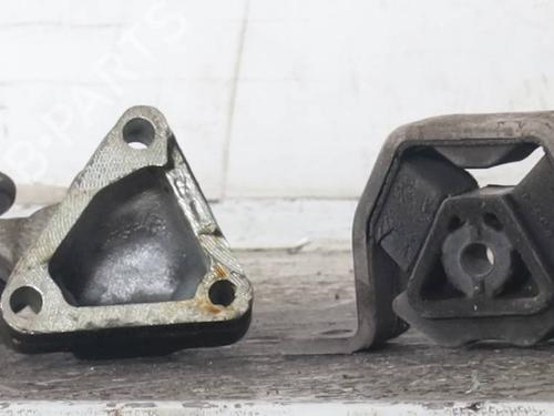 Used Engine mount Engine mount FIAT SEICENTO / 600 (187_) 1.1 (187AXB, 187AXB1A, 187AXC1A02) (54 hp) 33284502 33284502