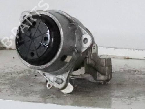 Used Engine mount Engine mount ALFA ROMEO GIULIA (952_) 2.2 D (952AEM250, 952AEA250) (160 hp) 28429557 28429557