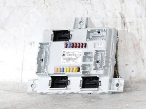 Used Fuse box Fuse box 36527593 36527593