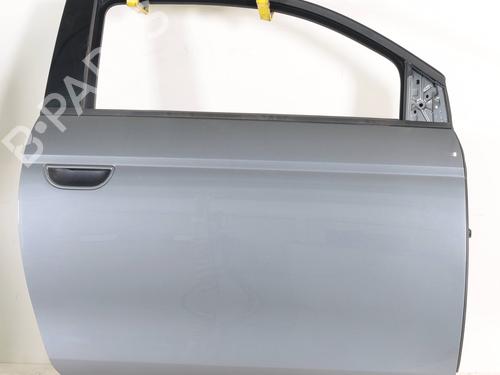 right-front-door-fiat-500e-332_-2020-29826705 main image