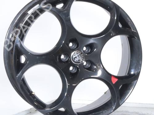 rim-alfa-romeo-stelvio-949_-2016-28582469 main image