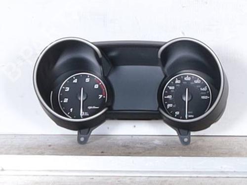 instrument-cluster-alfa-romeo-stelvio-949_-2016-26309669 main image