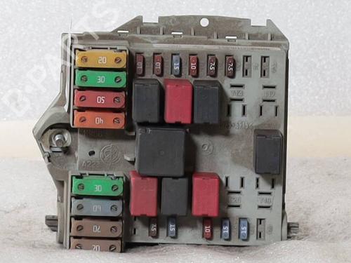 Used Fuse box Fuse box 37516112 37516112