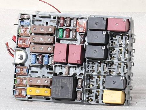 Used Fuse box Fuse box 39199211 39199211
