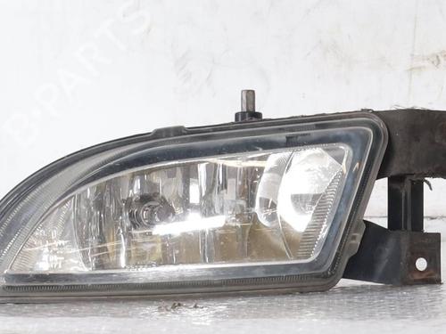 Faro Antiniebla delantero izquierdo FIAT CROMA (194_) 1.9 D Multijet (194AXB1B) (120 hp) 31941935