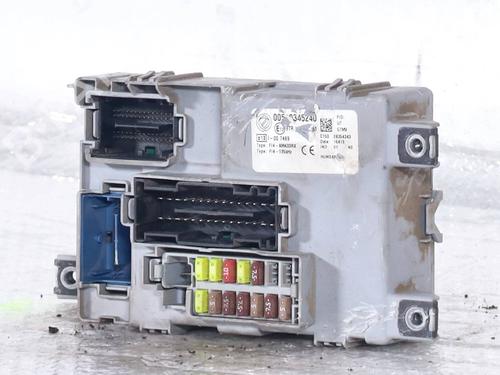 Used Fuse box Fuse box FIAT PANDA (312_, 319_) 1.3 D Multijet (312PXL1A) (75 hp) 33869045 33869045